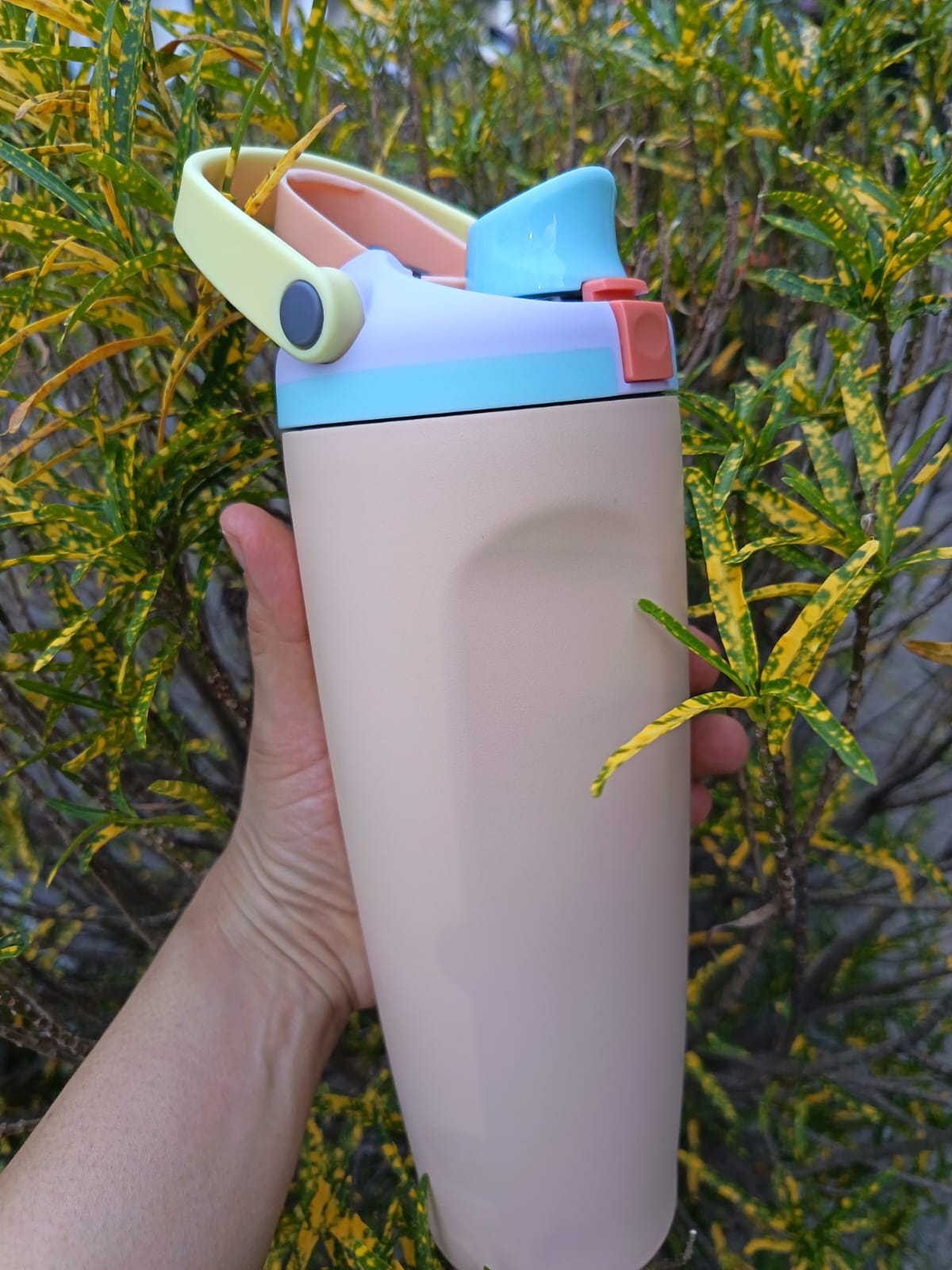 Termo Premium Fiesta con Asa Ergonómica | Acero Inoxidable 304 | 30 oz (887 ml)